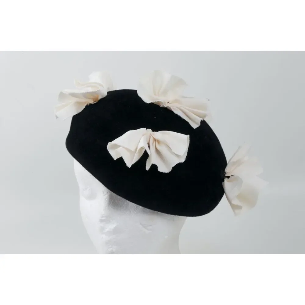 Vintage 1950s Black Velour Ruffle Rosette Beret Pillbox Fascinator Cocktail Hat